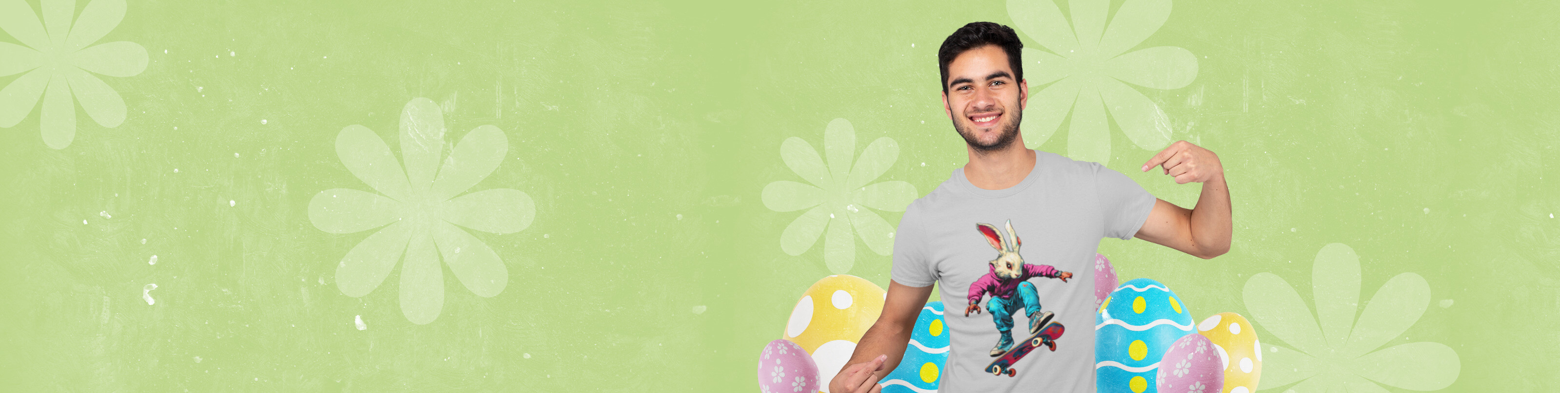 Mann mit grauem T-Shirt mit Osterhasen Motiv – T-Shirts bedrucken zu Ostern