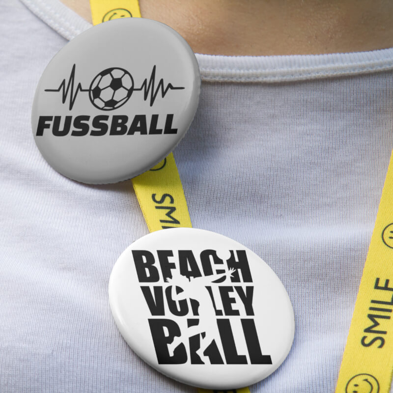 Bedruckter Button mit Fußball Motiv